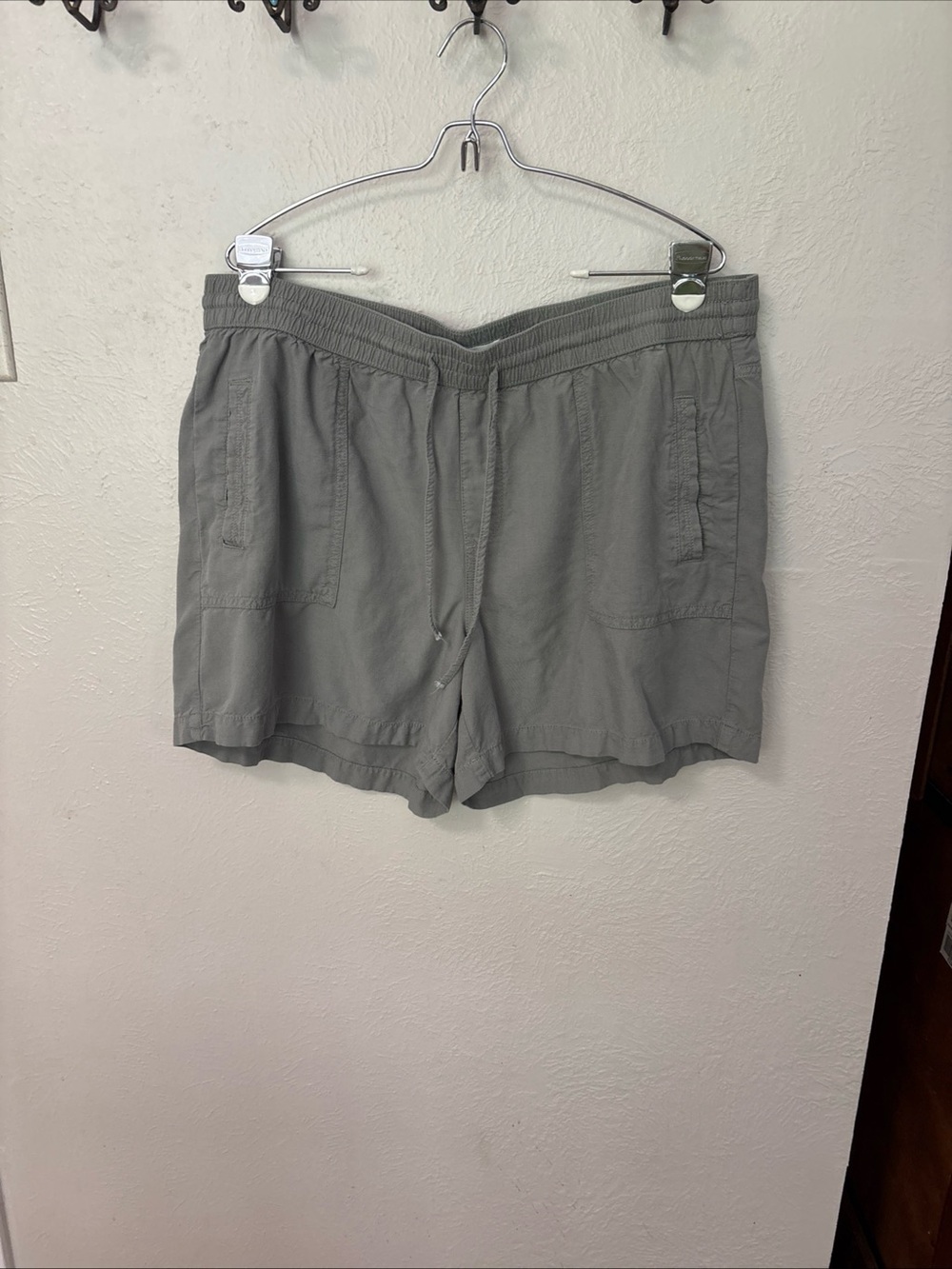 Maurice’s Army Green Casual Elastic Waist Shorts 18 W